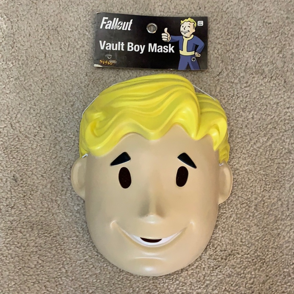 Halloween Spirit Fallout Boy, Vault  boy mask, NWT